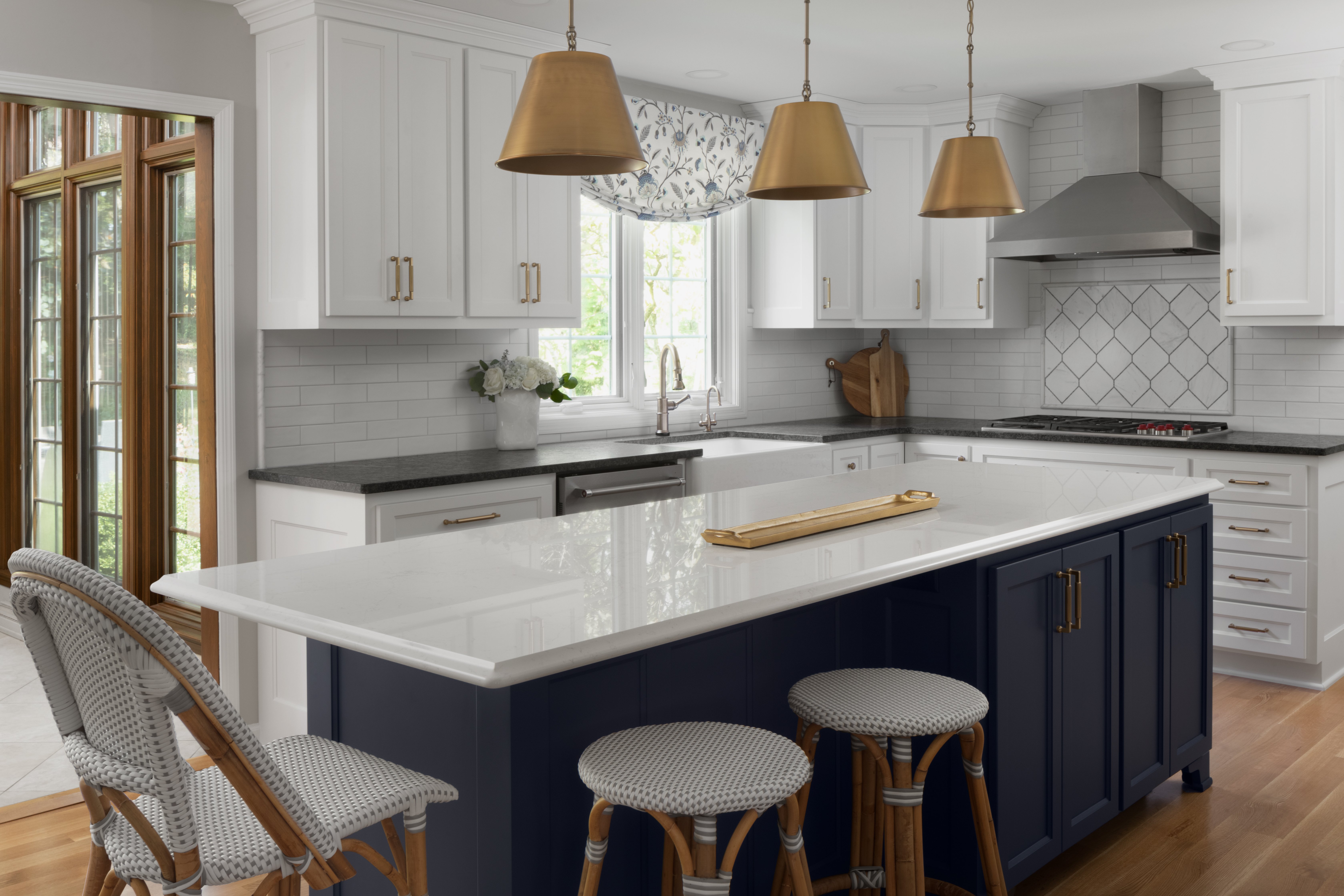 Lamplighter_Lane_Wade_Designs_Lady_With_A_Toolbox_Ryan_Hainey_Photography_004